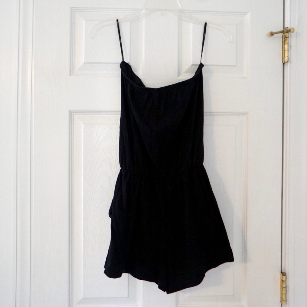 Sleeveless Romper with Pockets!